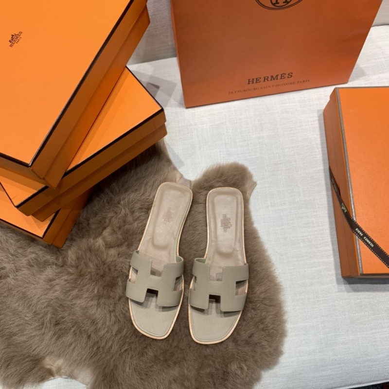 H**mes slippers
